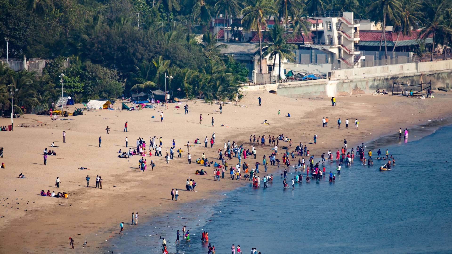 Relax at Mumbai’s Stunning Beaches